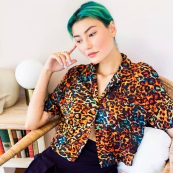 Urban Outfitters Colorful Leopard Print Cropped Top XS - Picture 1 of 5